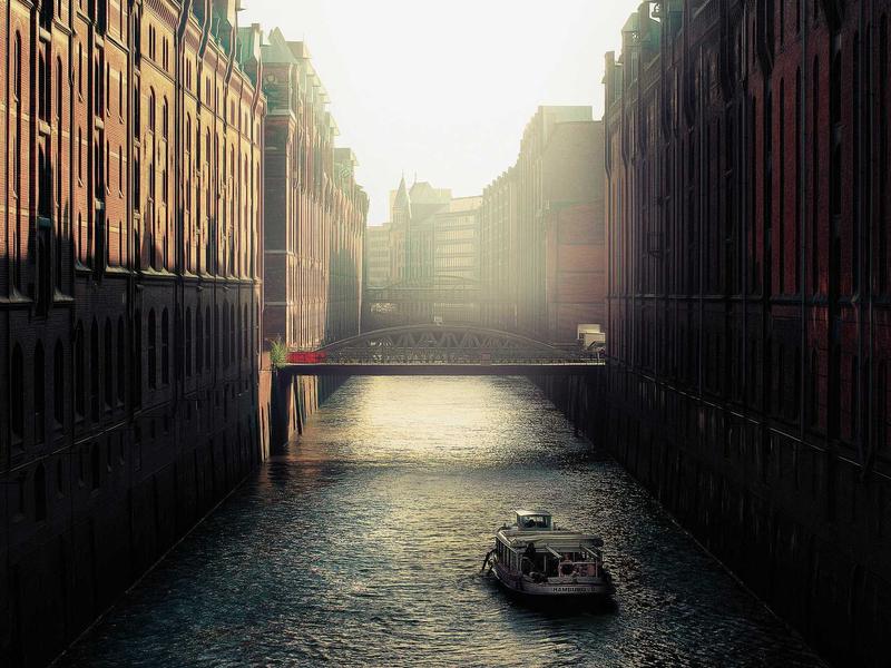 上传与管理功能